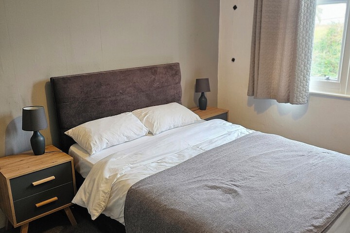 Room 12 of 28
