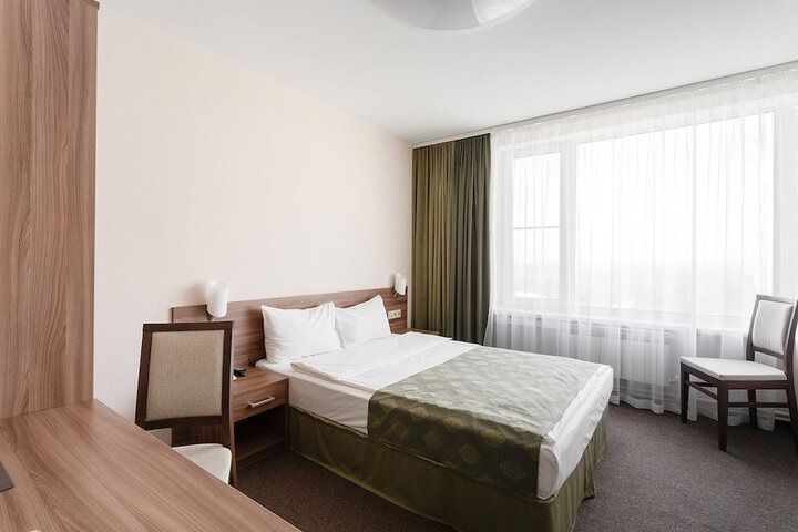 Room 15 of 93