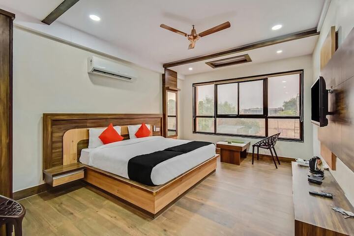 Room 15 of 25