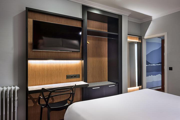 Room 41 of 108