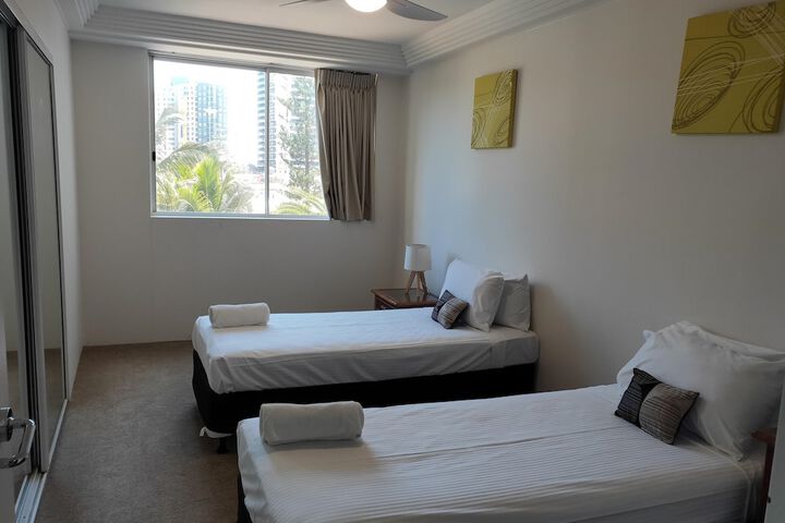 Room 28 of 114