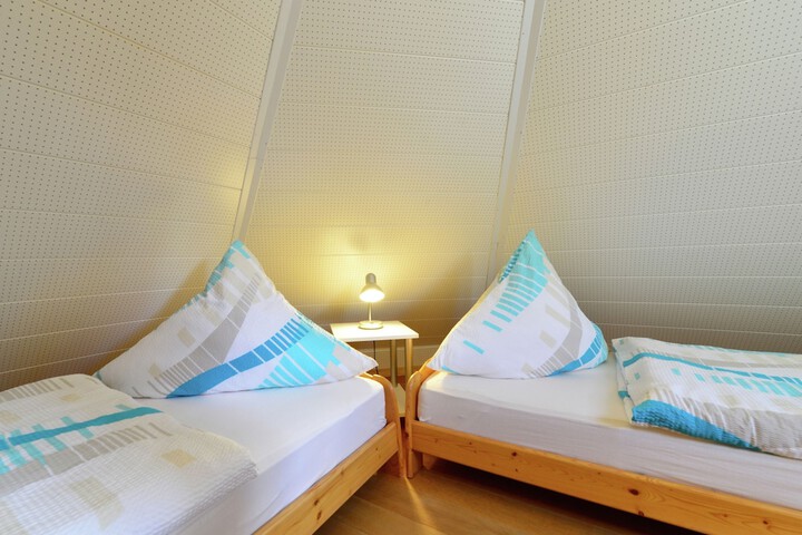 Room 3 of 40