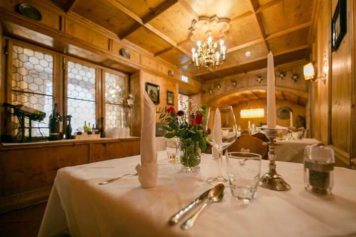 Dining 95 of 136