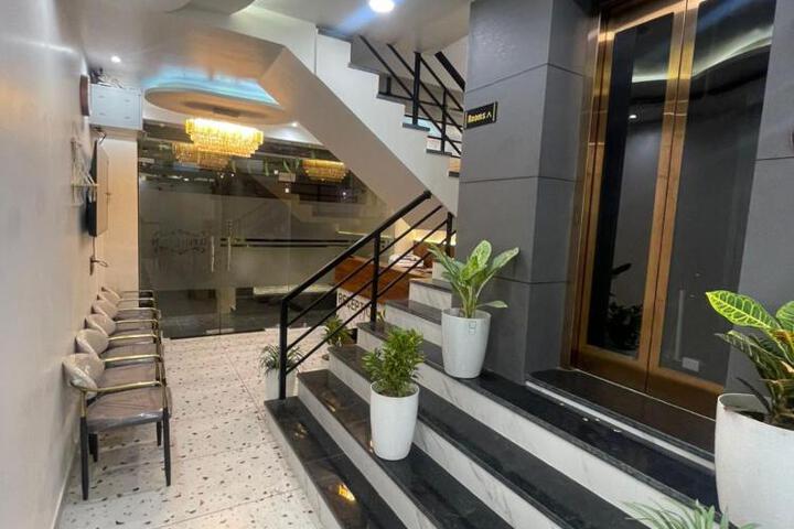 General 8 of 18
