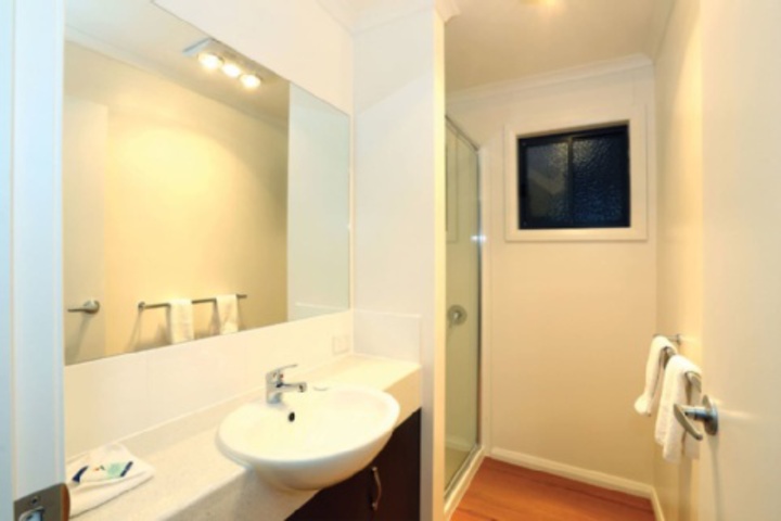 Room 444 of 876