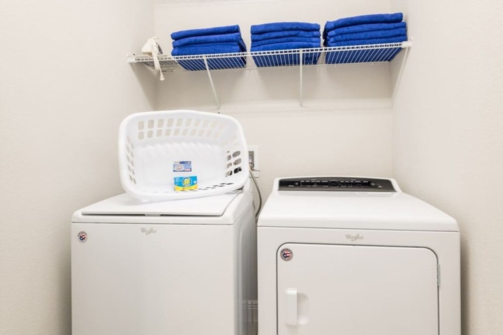 Laundry 22 of 40
