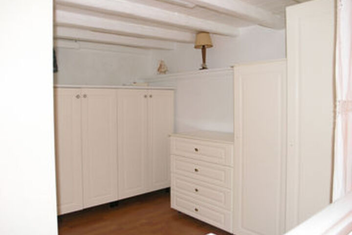 Room 13 of 24