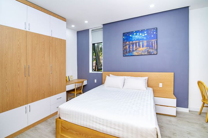 Room 2 of 28