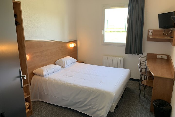 Room 25 of 92
