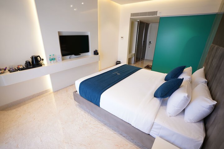 Room 9 of 31