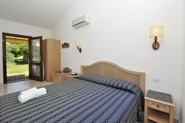 Room 9 of 34