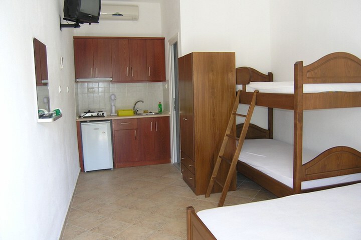 Room 3 of 26