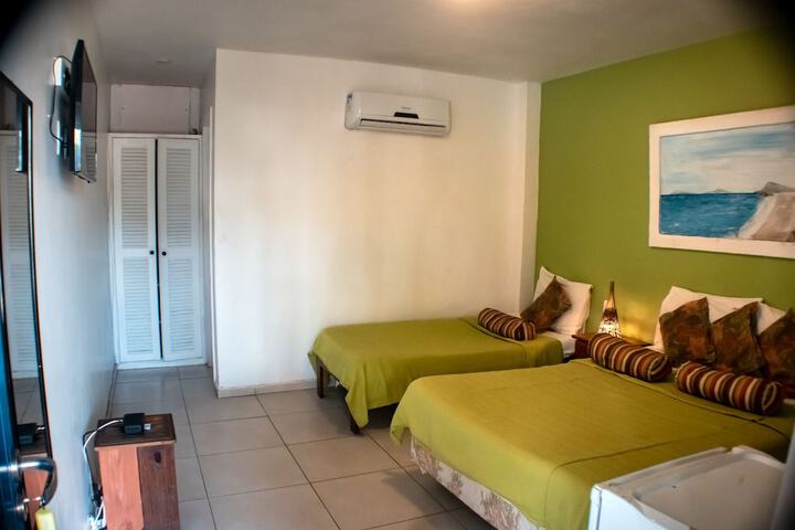 Room 7 of 32