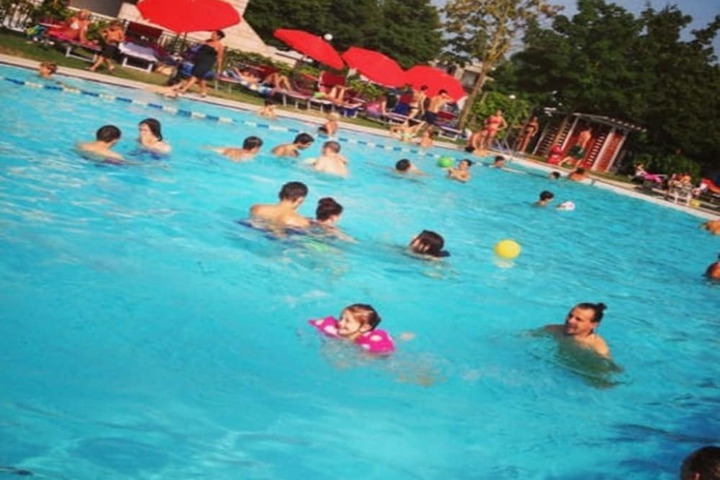 Pools & Facilities
