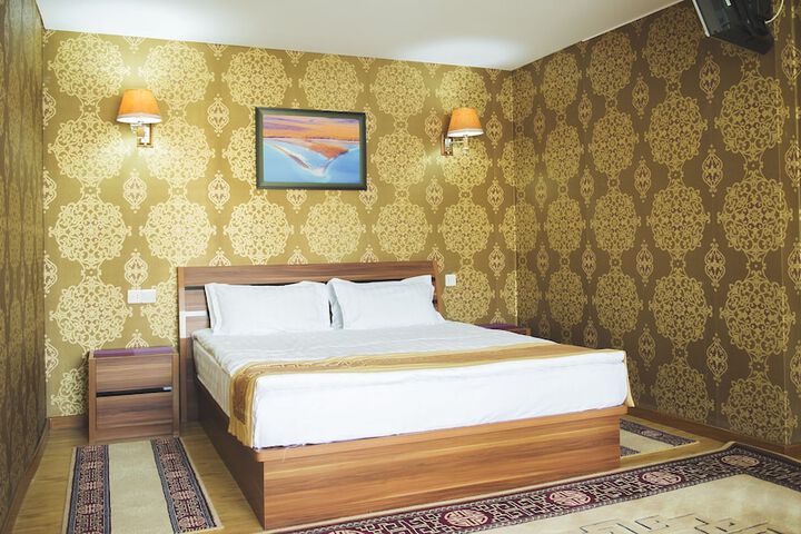 Room 16 of 17