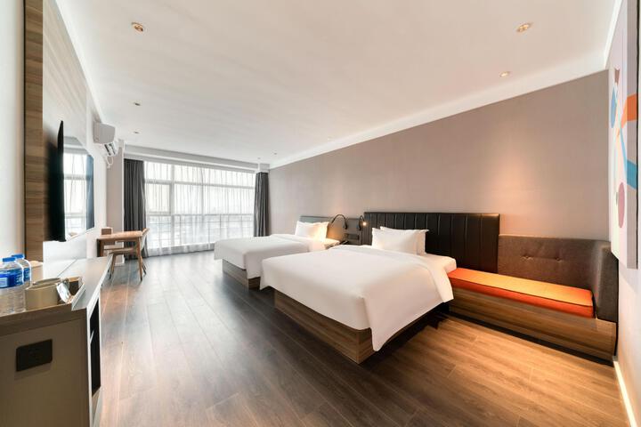 Room 3 of 39