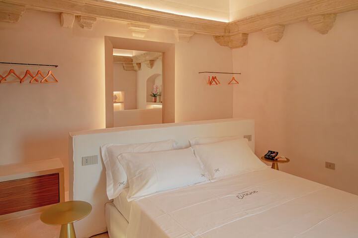 Room 38 of 144