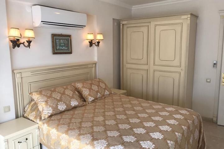 Room 3 of 27