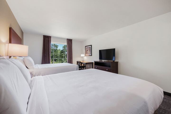 Guest Room 2 Queen Beds (4 of 14)