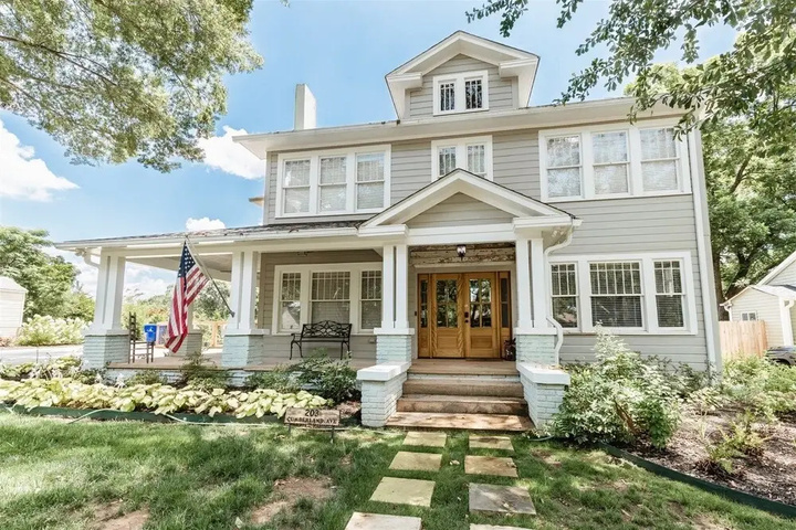 Exterior of Cumberland Ave-203