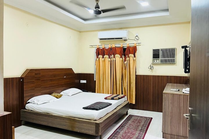 Room 5 of 6