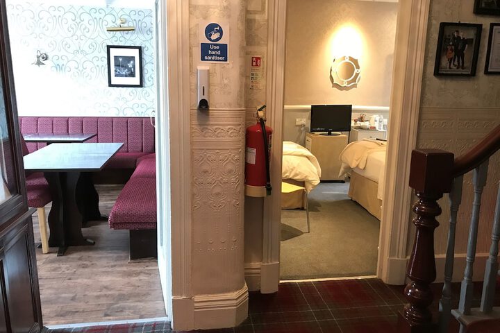 Room 3 of 48