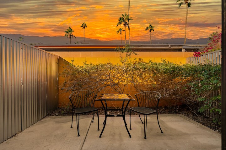 Terrace/Patio 32 of 34