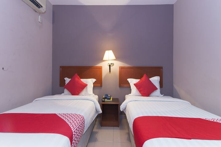 Room 6 of 19