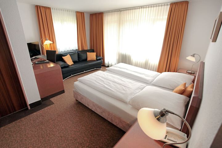 Room 7 of 57