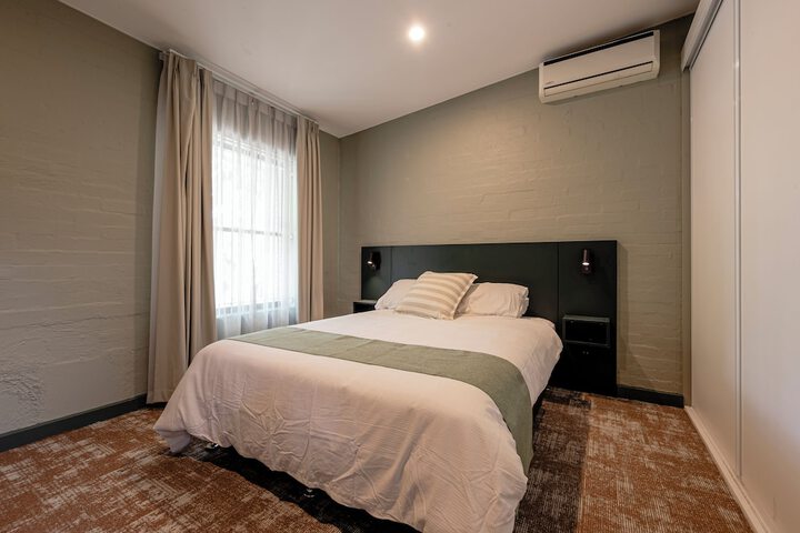 Room 13 of 42