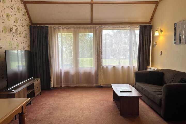 Room 16 of 38