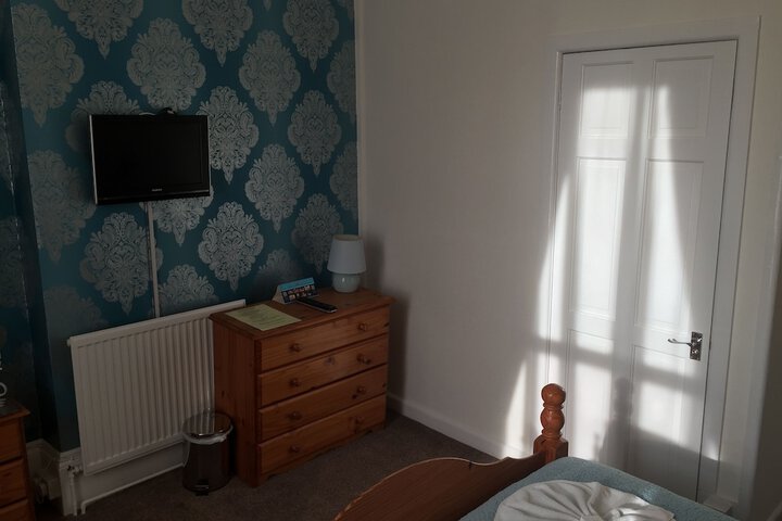 Room 13 of 40