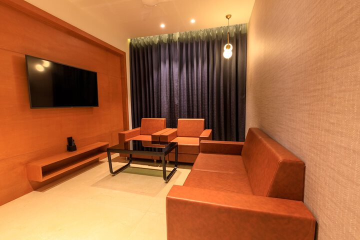 Room 10 of 31