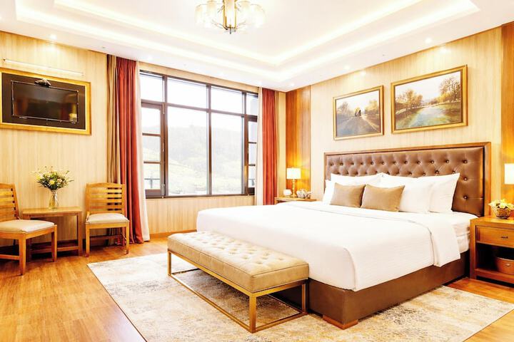 Room 4 of 22
