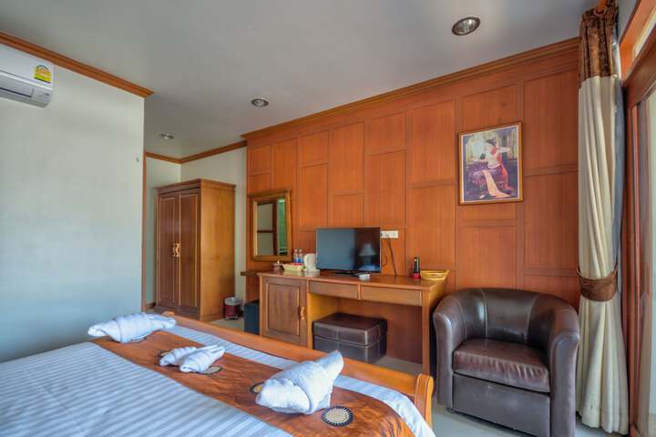 Room 12 of 90