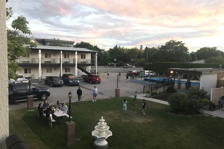 Hotel Exterior 61 of 61