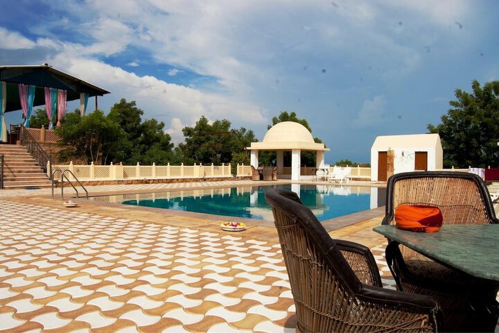 Pool Hotel