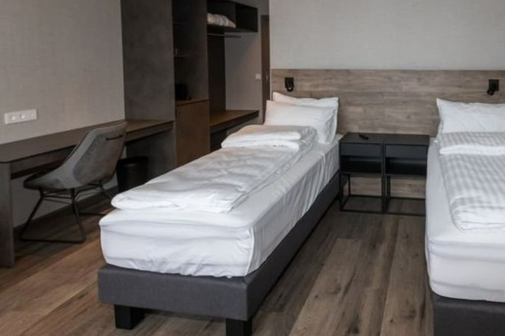 Room 4 of 21
