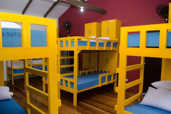 Room 10 of 100