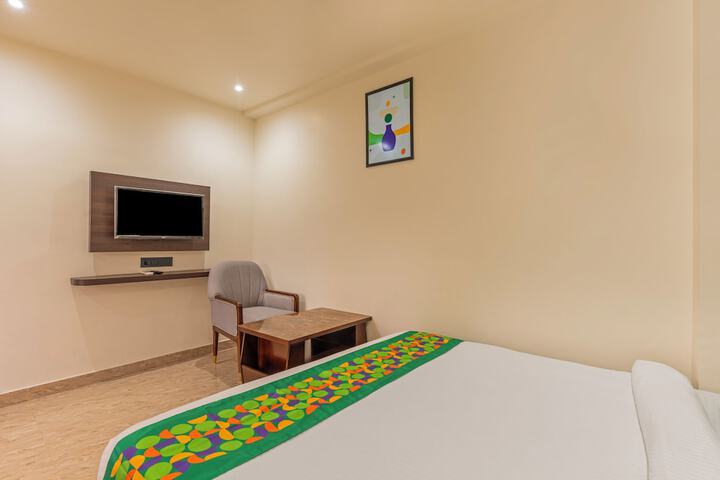 Room 10 of 29