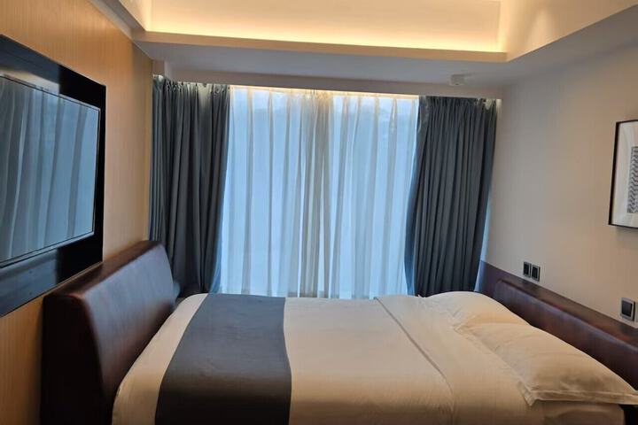 Room 26 of 36