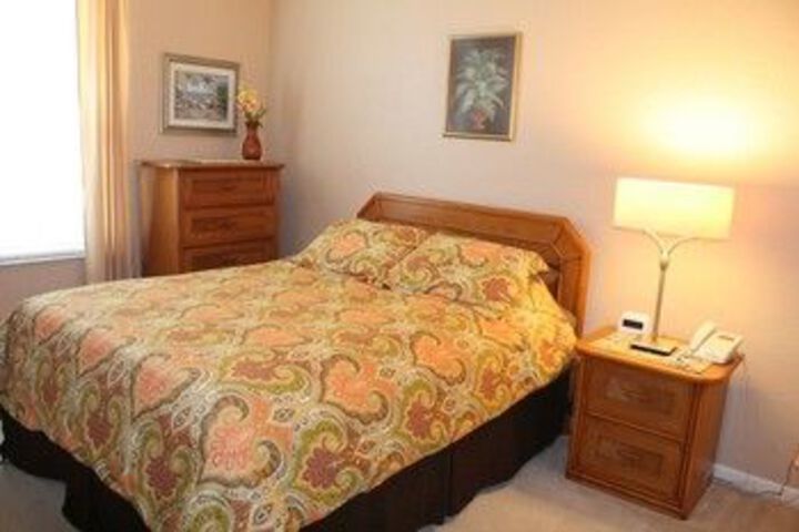 Room 6 of 13