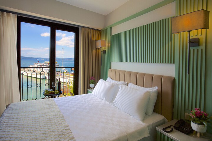 Room 14 of 21