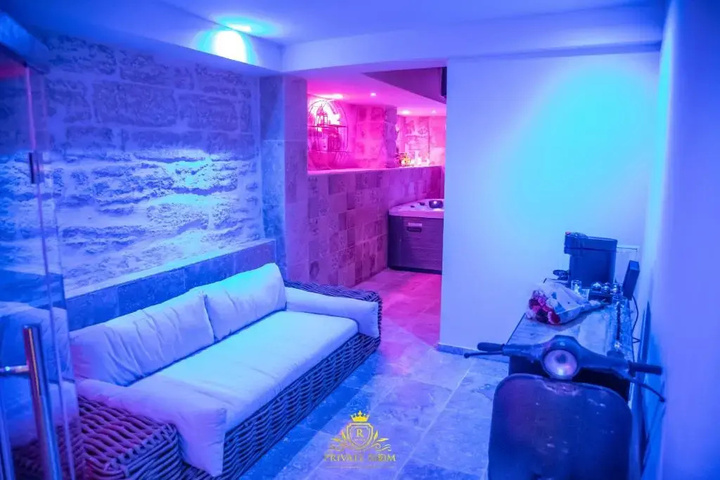 Room 2 of 13