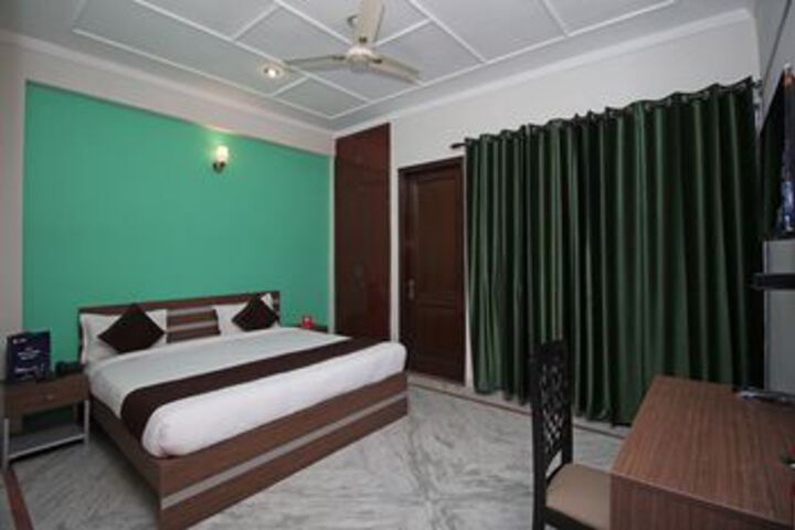 Room 8 of 21