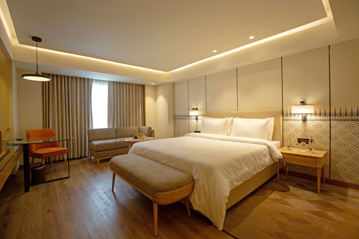 Room 10 of 111