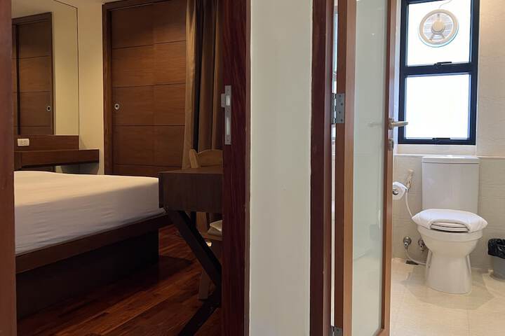 Room 27 of 62