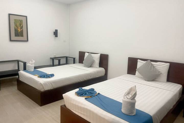 Room 44 of 100