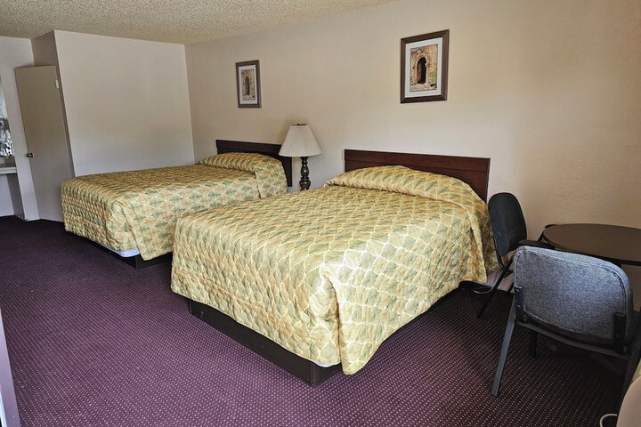 Room 8 of 23