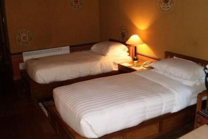 Room 8 of 38